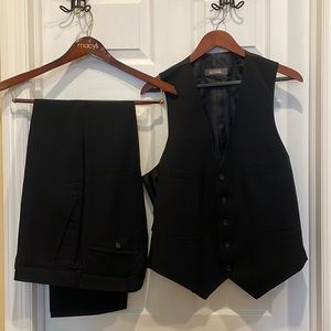 Kenneth Cole Reaction Mens 3 Piece Suit